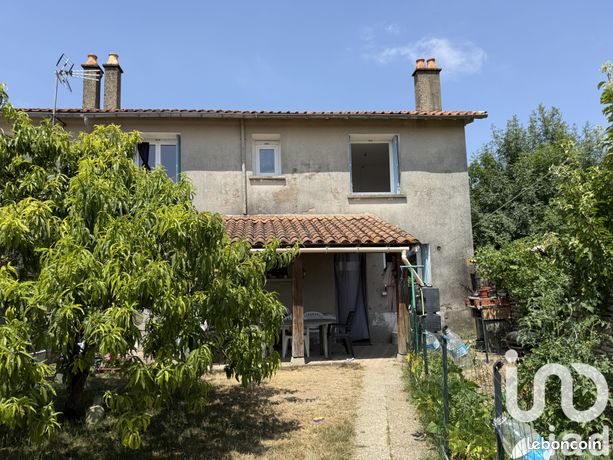 3 bedrooms House in Deux-Sevres, France No. 315659