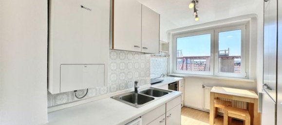 2-salle Appartement à Rudolfsheim-Funfhaus, Austria No. 211055 2