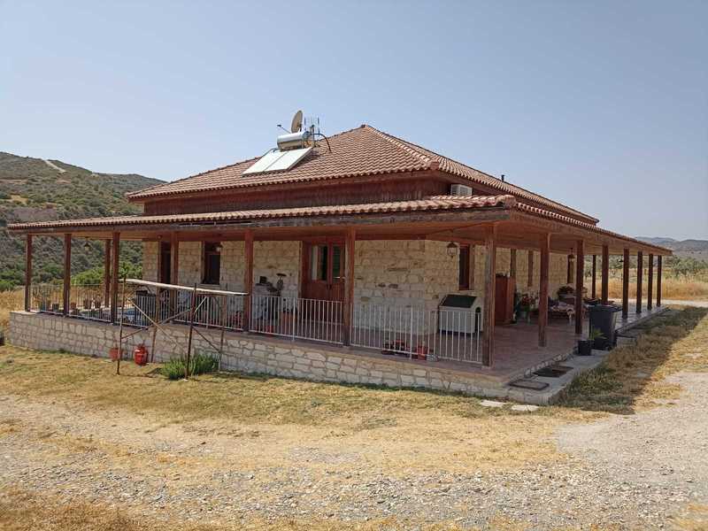 4 bedrooms House in Skarinou, Cyprus No. 7666