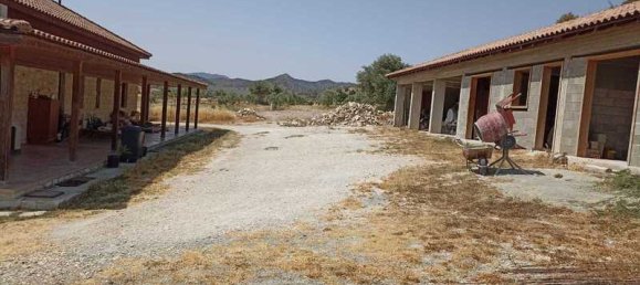 4 bedrooms House in Skarinou, Cyprus No. 7666 12