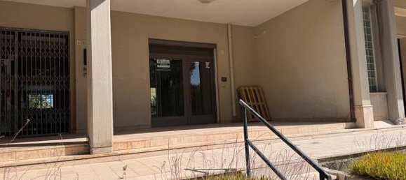 1 room Commercial property in Castellammare del Golfo, Italy No. 272149 2