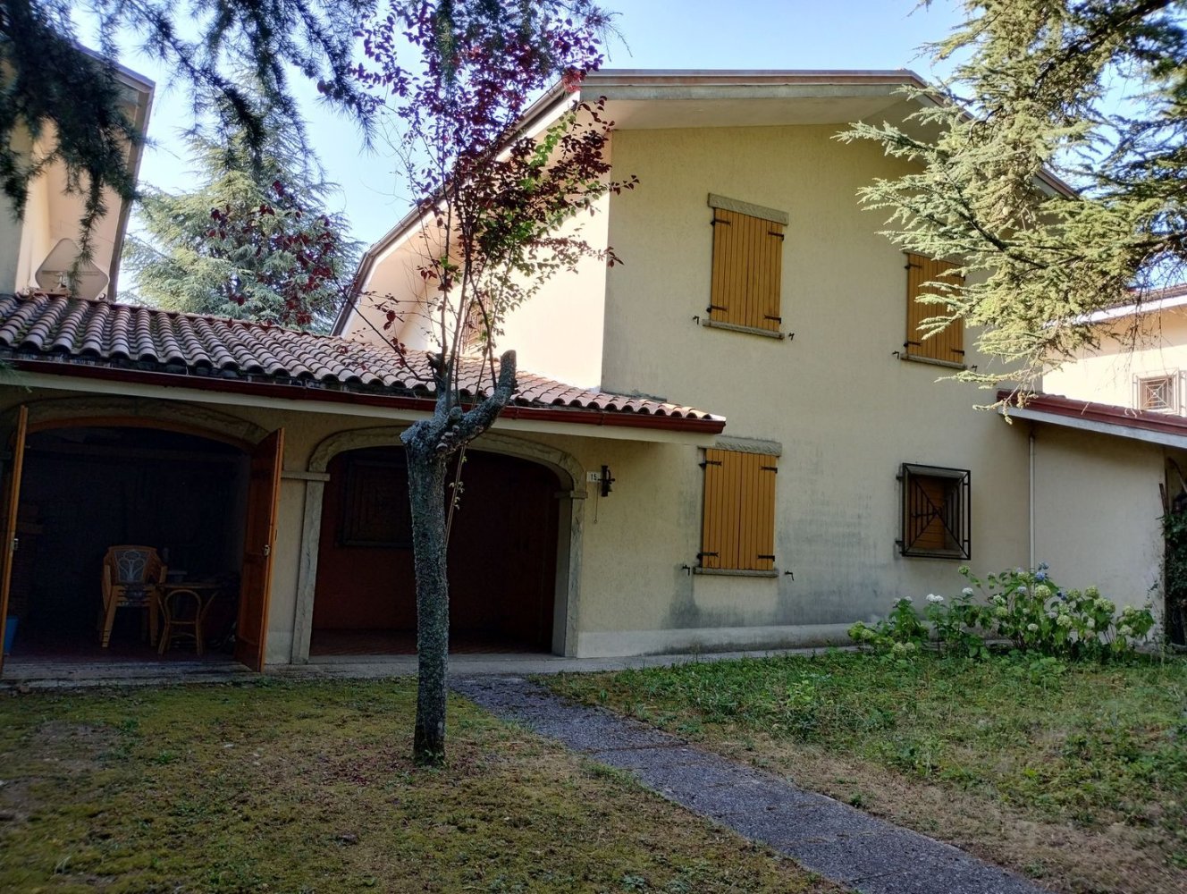 5 rooms House in Serramazzoni, Italy No. 24153