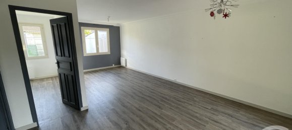 3 bedrooms House in Etrechet, France No. 228890 2