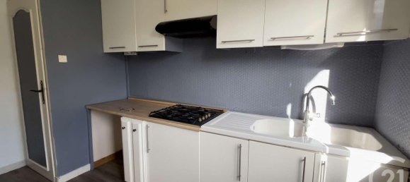 3 bedrooms House in Etrechet, France No. 228890 3