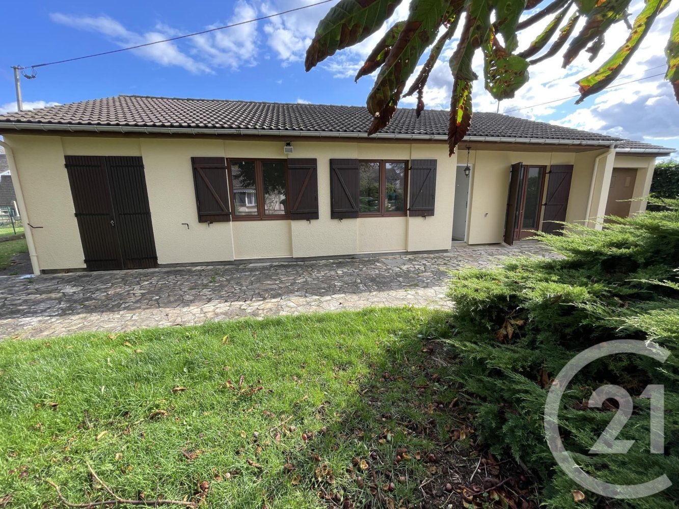 3 bedrooms House in Etrechet, France No. 228890