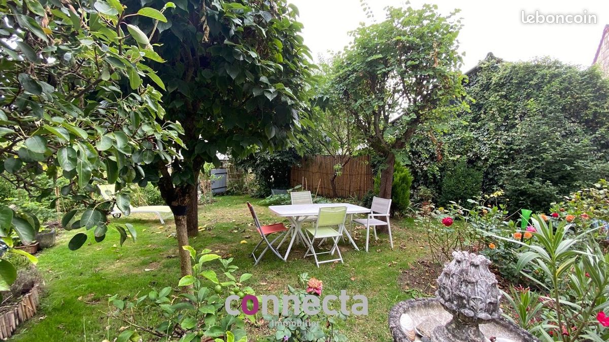 Casa de 4 dormitorios en Loches, France No. 252902