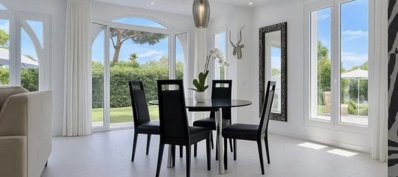 3 bedrooms Villa in Estepona, Spain No. 158404 5