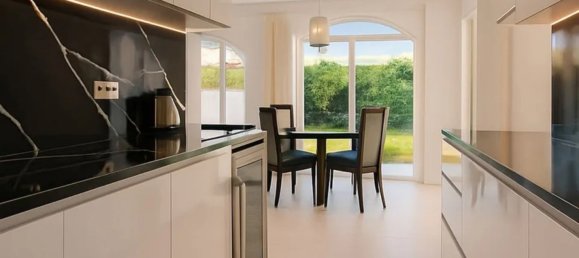 3 bedrooms Villa in Estepona, Spain No. 158404 4