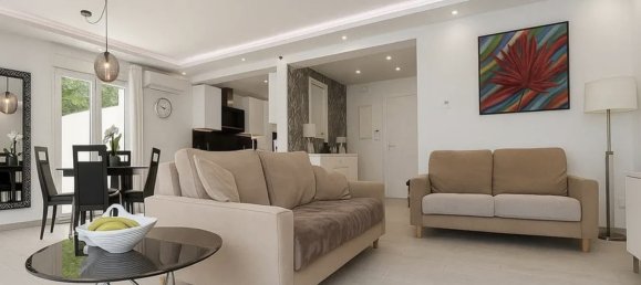 3 bedrooms Villa in Estepona, Spain No. 158404 2