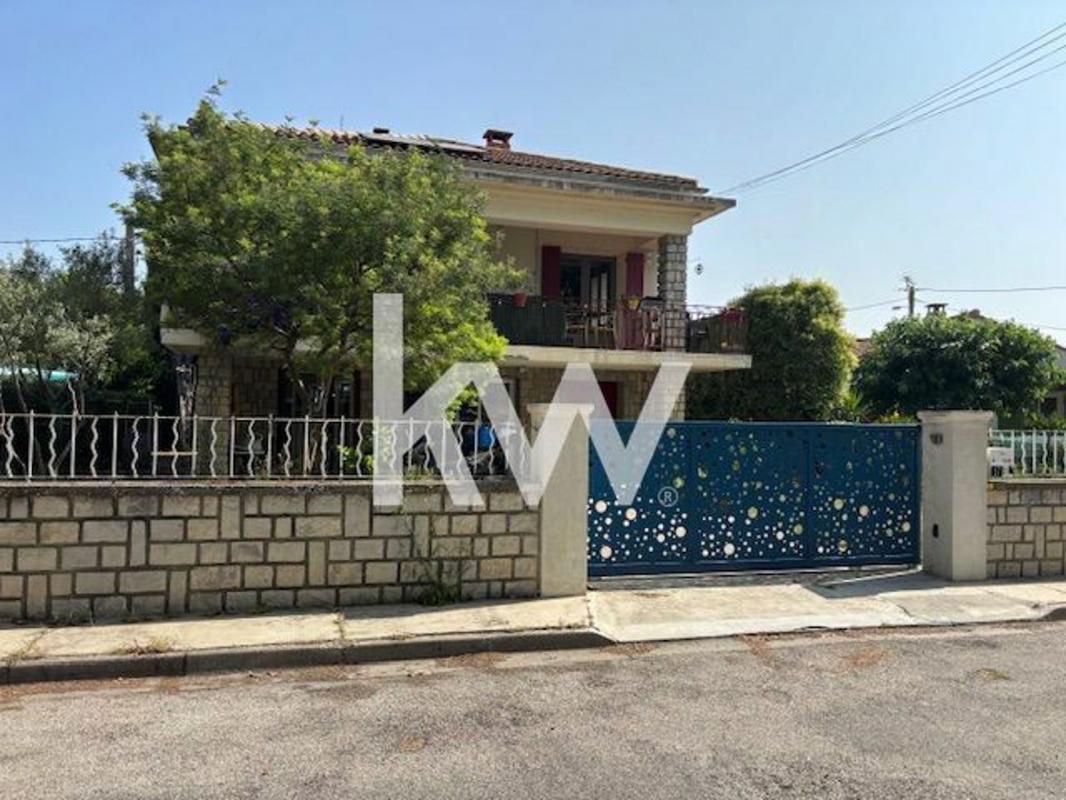 3 Schlafzimmer Haus in Arles, France, Nr. 294751