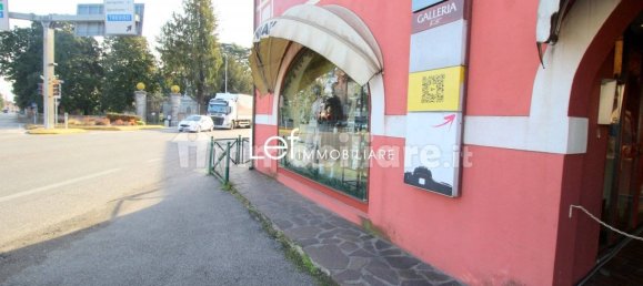 Коммерческая недвижимость с 1 комнатой в Виллорба, Италия № 109670 3