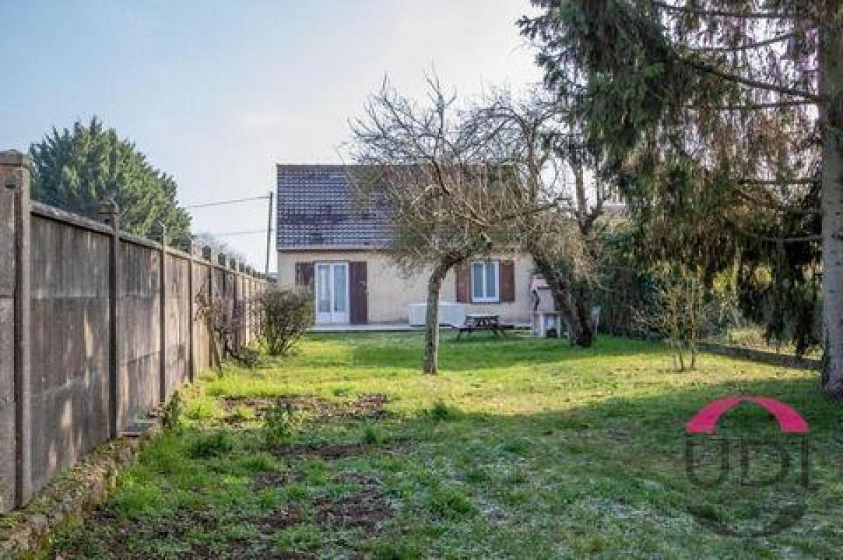 3 bedrooms House in Itteville, France No. 30128