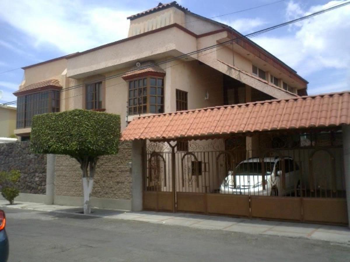 4 bedrooms House in Guanajuato, Mexico No. 184040
