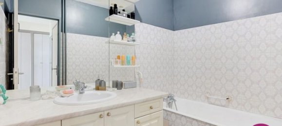 3 Schlafzimmer Wohnung in Le Bourget, France, Nr. 354429 10