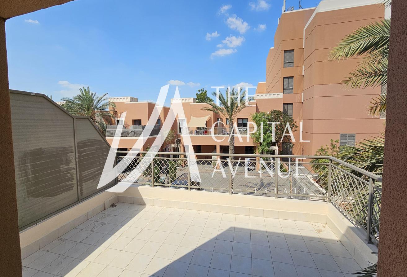 Villa de 4 dormitorios en Abu Dhabi Gate City, UAE No. 33505
