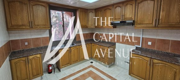 Villa de 4 dormitorios en Abu Dhabi Gate City, UAE No. 33505 7