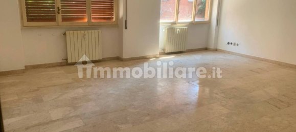2 bedrooms Apartment in Rome, Italy No. 200193 3