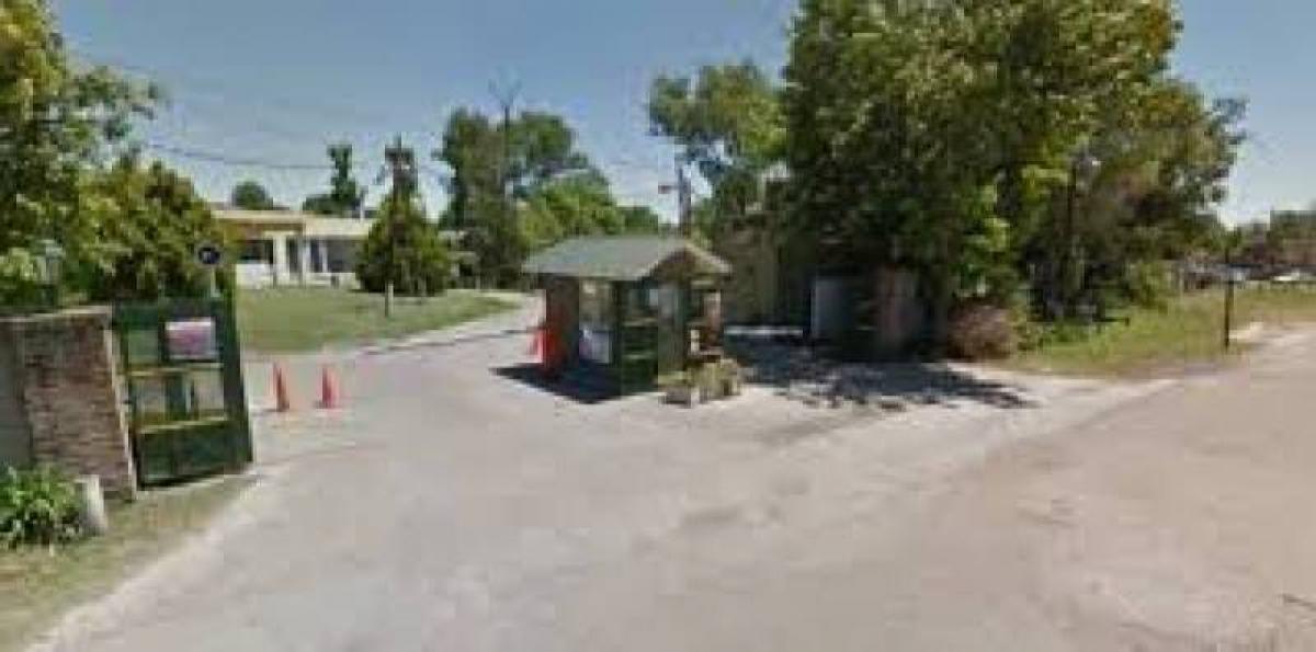  Land in Berazategui, Argentina No. 110297