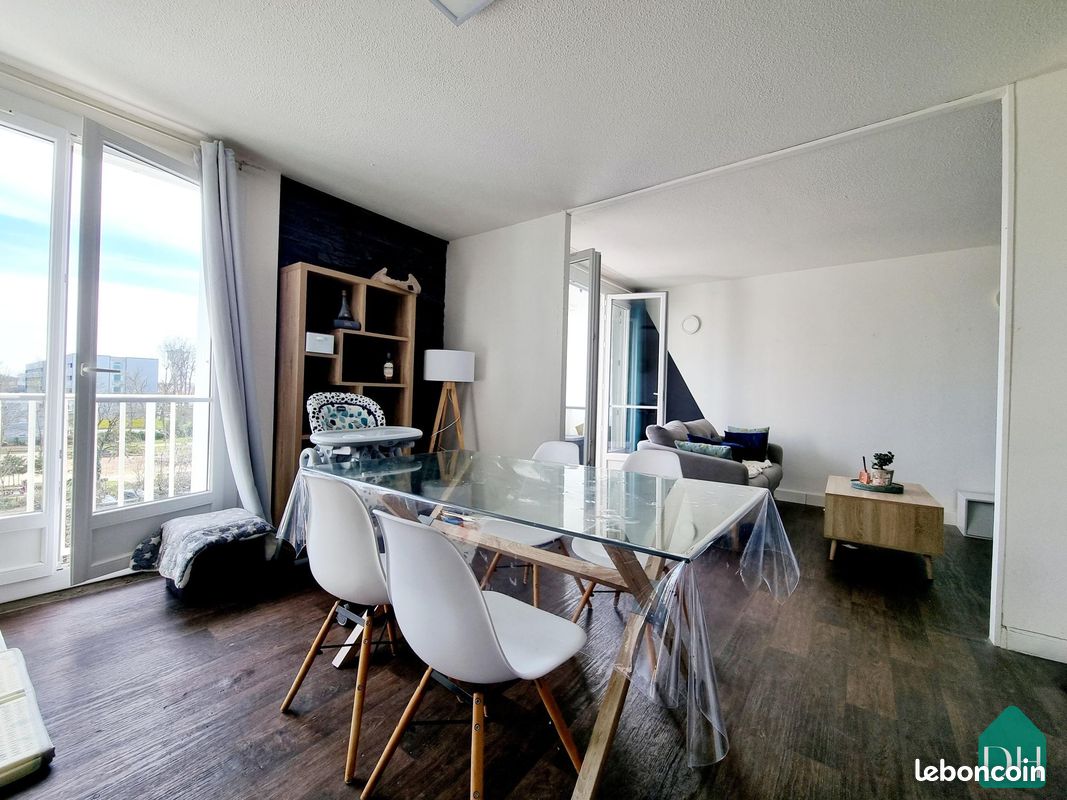 2 bedrooms Apartment in Reze, France No. 103147