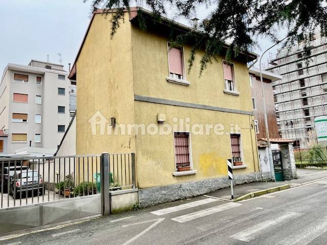 Apartamento T3 em Bresso, Italy N.º 215127