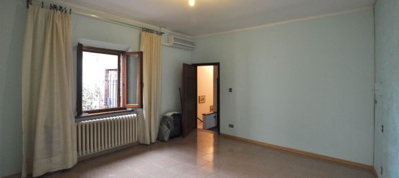 6 rooms House in Montepulciano, Italy No. 225100 10