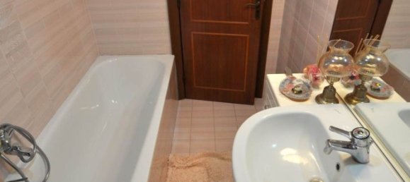 6 rooms House in Montepulciano, Italy No. 225100 16