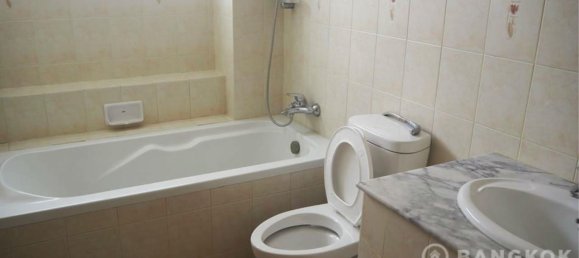 2 bedrooms Condo in Bangkok, Thailand No. 2063 8