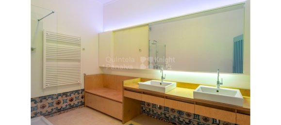3 bedrooms Apartment in Lisbon, Portugal No. 191129 9