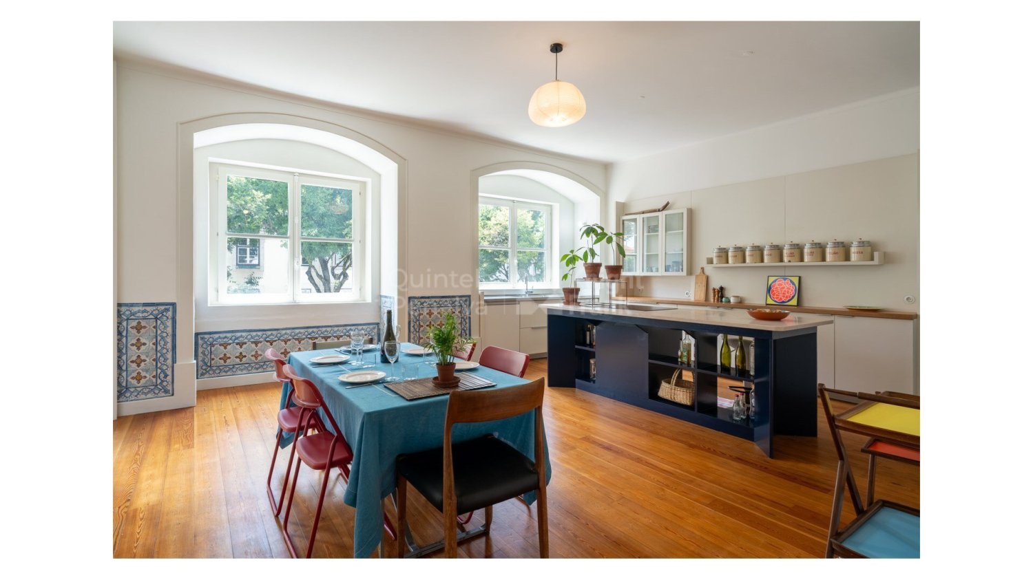 3 bedrooms Apartment in Lisbon, Portugal No. 191129