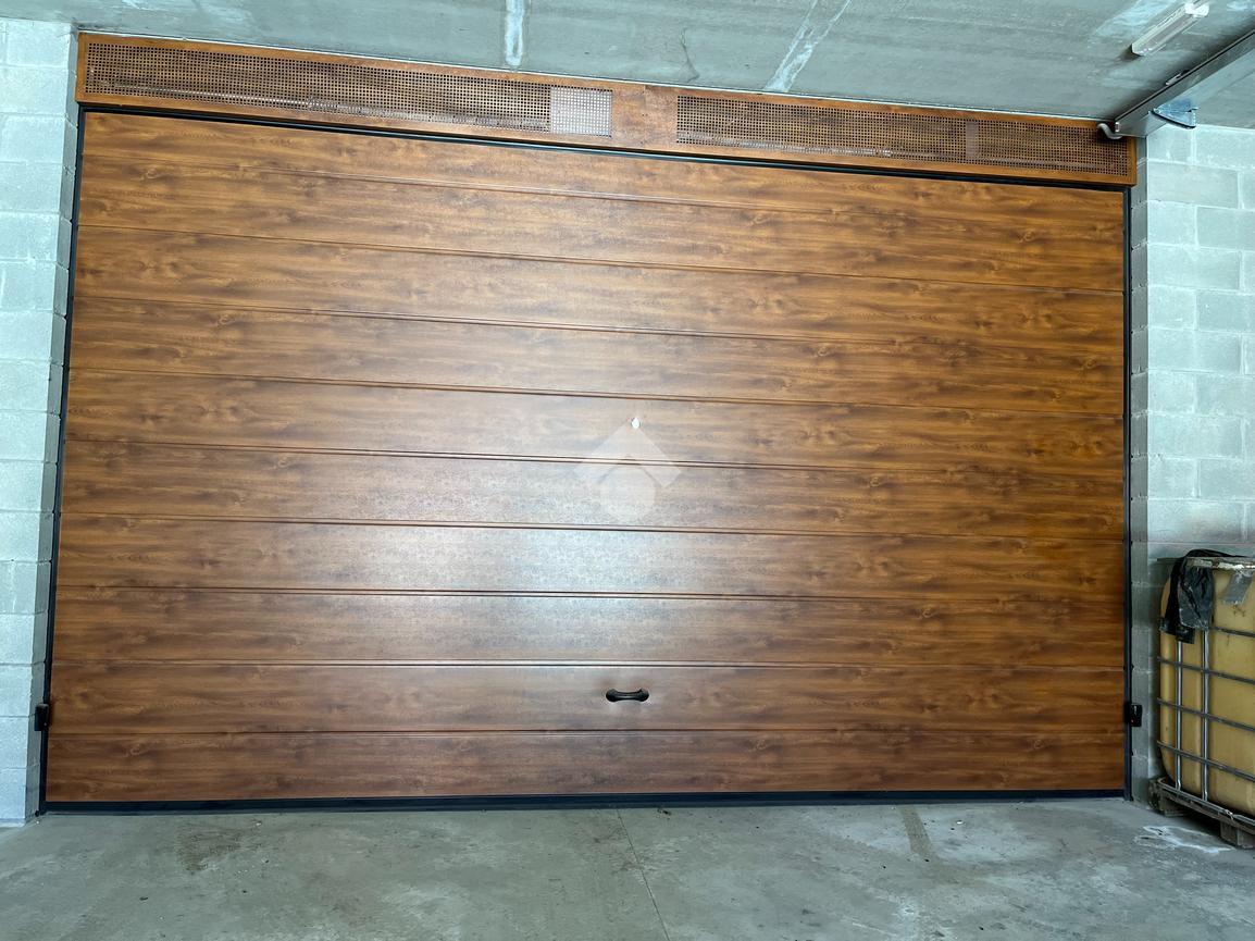 1-Zimmer Garage in Gignod, Italy, Nr. 108080