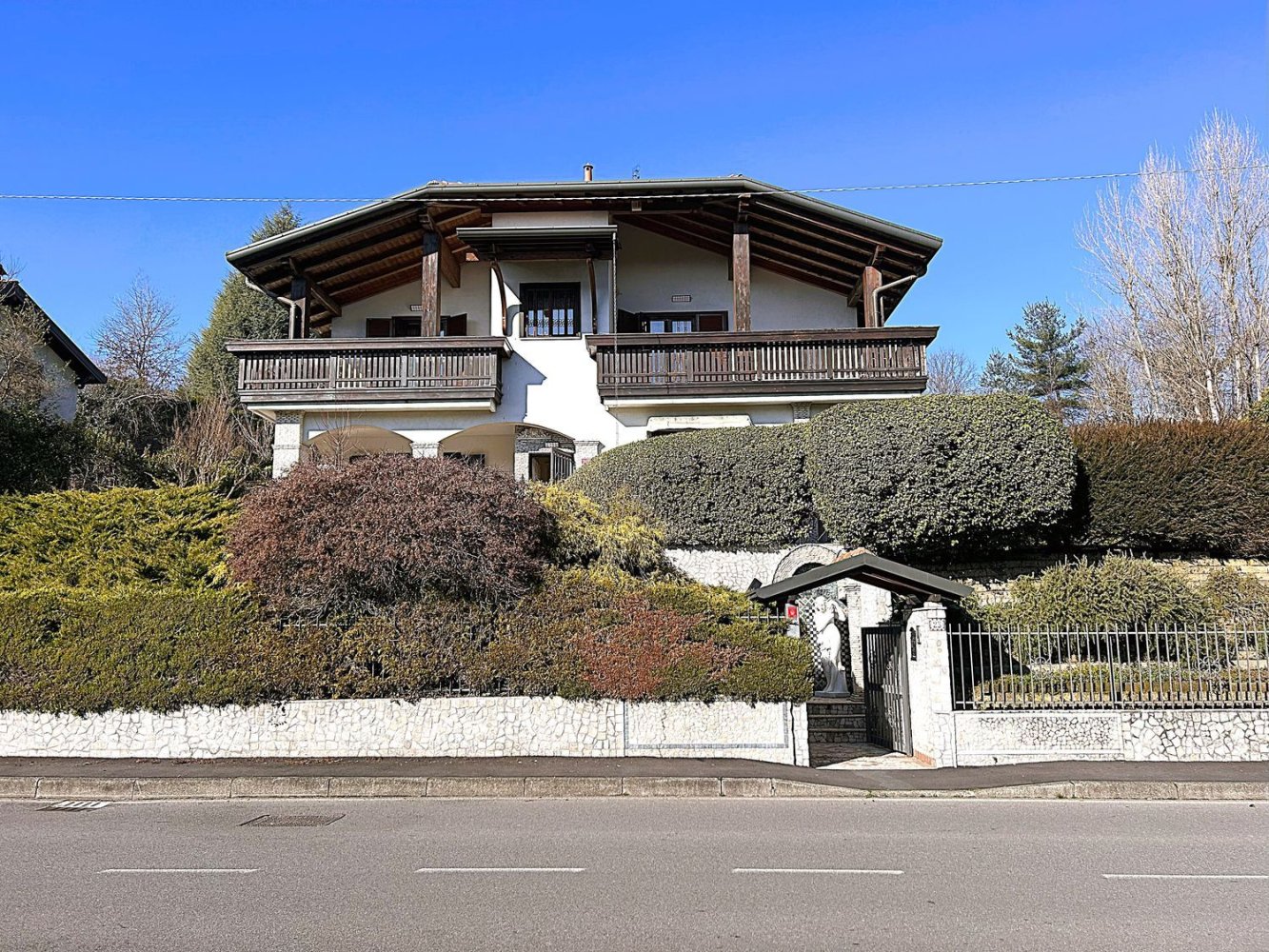 Villa de 4 divisões em Usmate Velate, Italy N.º 78765