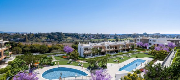 3 bedrooms Penthouse in Estepona, Spain No. 3048 2