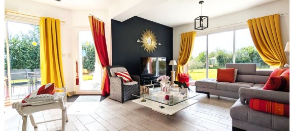 4 bedrooms House in Manche, France No. 359383 8