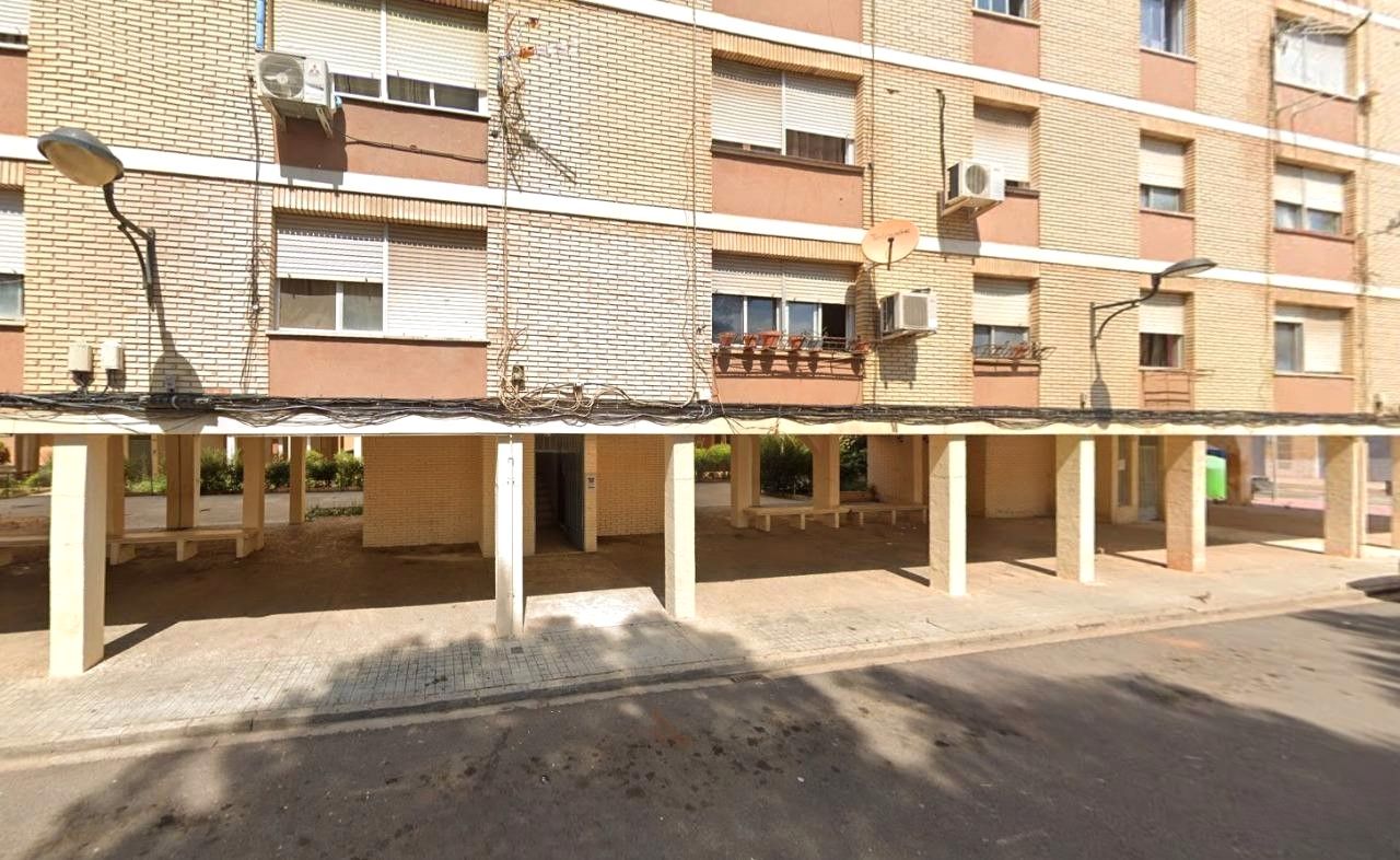 Apartamento de 3 dormitorios en Algemesí, Spain No. 142108