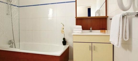 Apartamento de 1 dormitorio en Louveciennes, France No. 328589 5