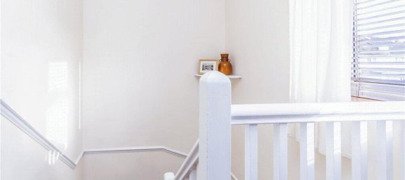 3 bedrooms House in Croydon, United Kingdom No. 7981 25