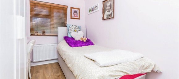 3 bedrooms House in Croydon, United Kingdom No. 7981 9