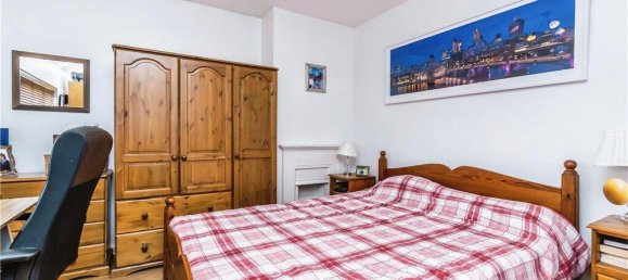 3 bedrooms House in Croydon, United Kingdom No. 7981 38