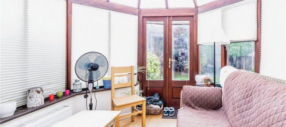 3 bedrooms House in Croydon, United Kingdom No. 7981 5