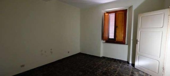 5-salle Appartement à Castelnuovo di Garfagnana, Italy No. 75643 11