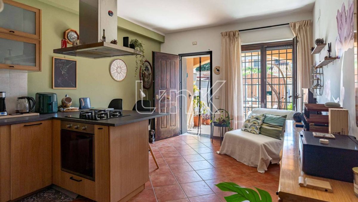 2غرفة منزل في Pomezia, Italy رقم 324522