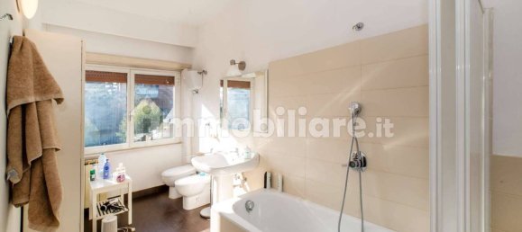 Apartamento de 3 dormitorios en Rome, Italy No. 46205 34