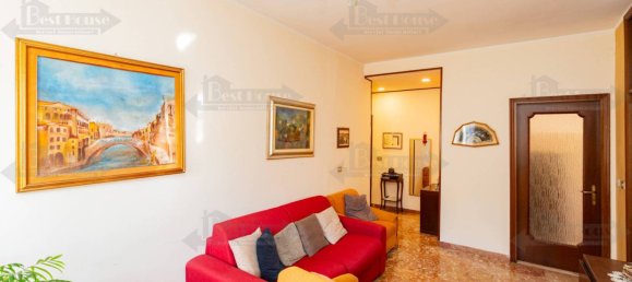 1 bedroom Apartment in Milan, Italy No. 266578 4