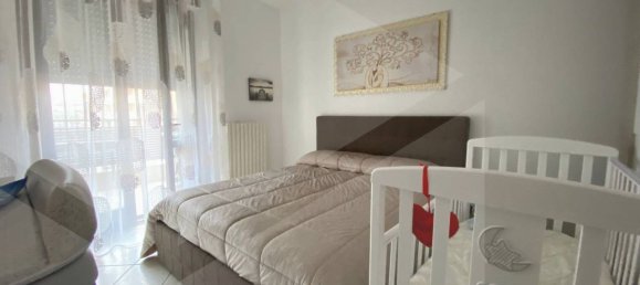 2 rooms Apartment in Bari, Italy No. 33866 3