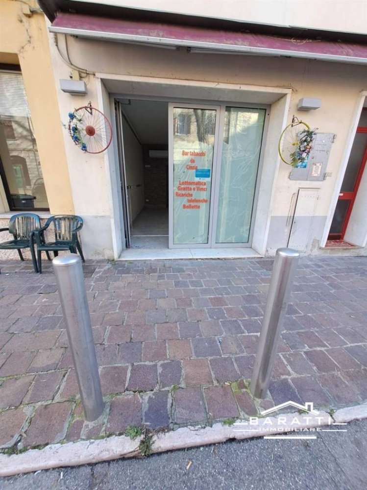 Коммерческая недвижимость с 5 комнатами в Остилья, Италия № 6453