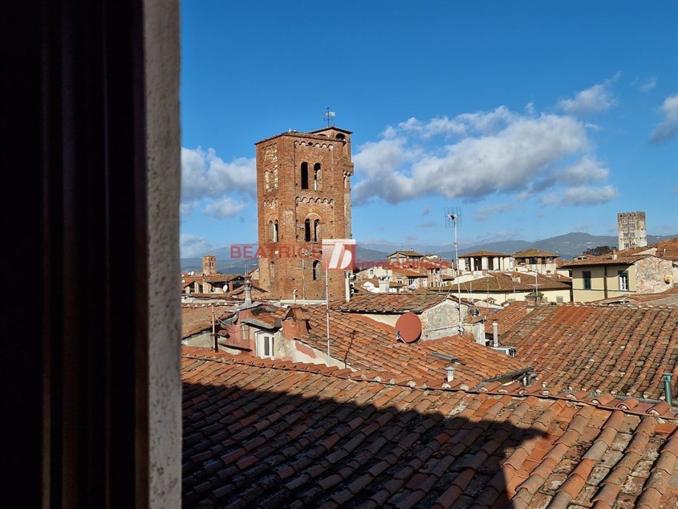 Пентхаус с 2 комнатами в Лукка, Италия № 15158