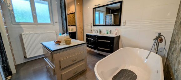 Дом с 5 спальнями в Ду, Франция № 277662 6