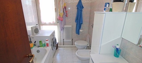 3 bedrooms Apartment in Veniano, Italy No. 329753 8