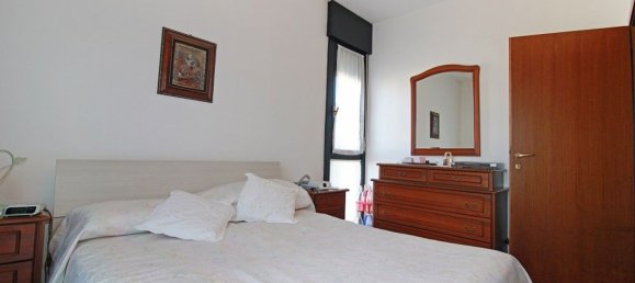 3 bedrooms Apartment in Veniano, Italy No. 329753 5