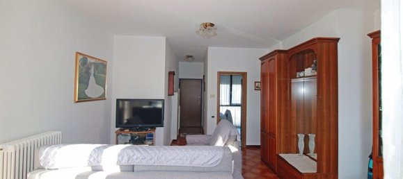 3 bedrooms Apartment in Veniano, Italy No. 329753 3